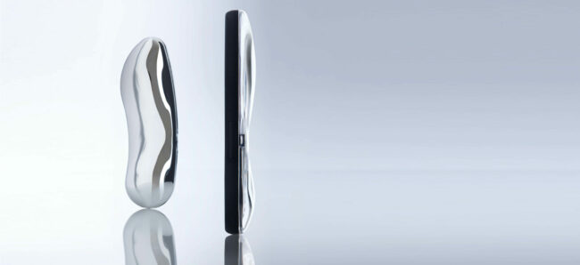 Two packages of make up beauty products for Deborah Milano in a greyscale background. In 2007 the packaging of the Bioetyc skincare line won the Good Design Award.