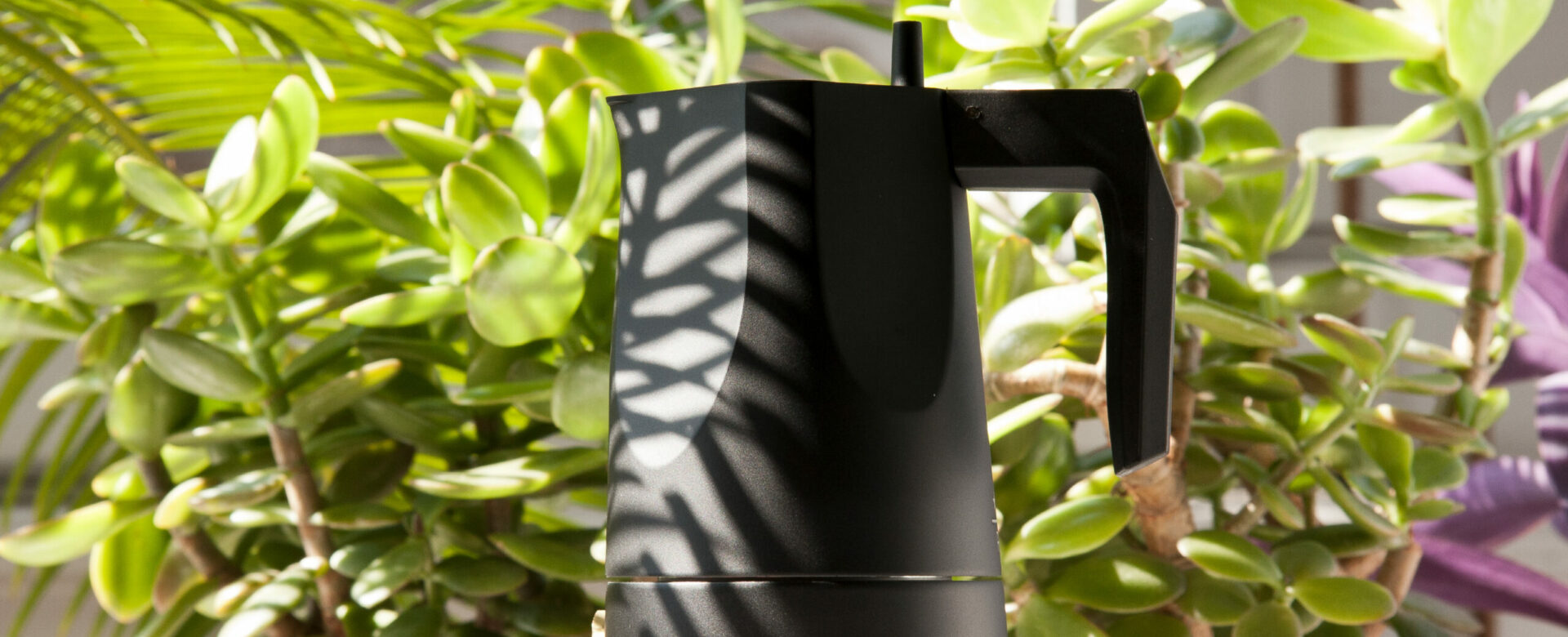 Ossidiana-Alessi-Mario-Trimarchi-Design-Expresso-coffee-maker-Starbucks-Coffee-Companyscaled-1920x880-2026 Ossidiana-Alessi-Mario-Trimarchi-Design-Expresso-coffee-maker-Starbucks-Coffee-Companyscaled-1920x880-2026